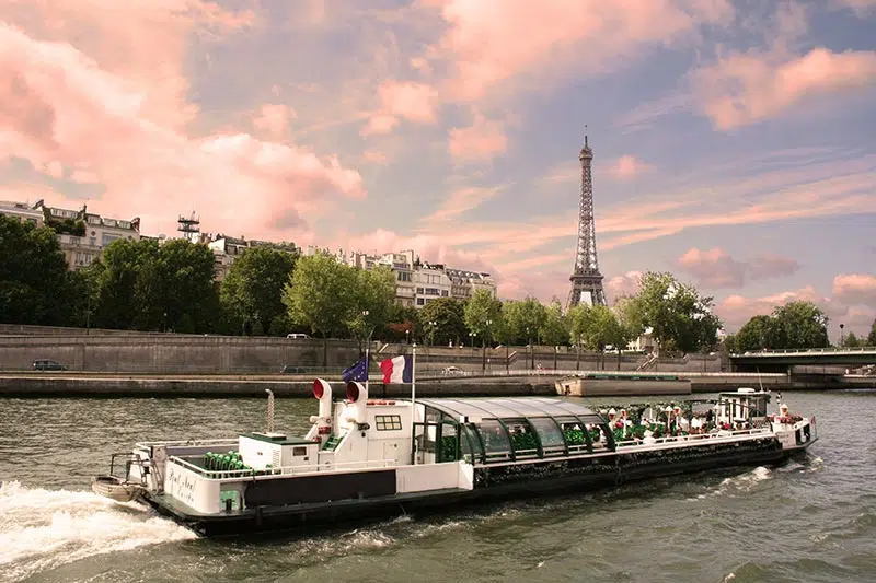 bateau mouche Paris en famille