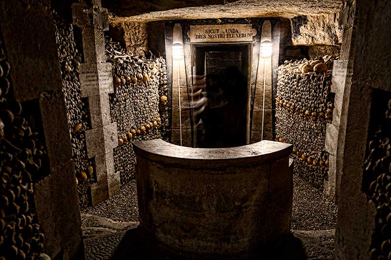 passage catacombe Paris