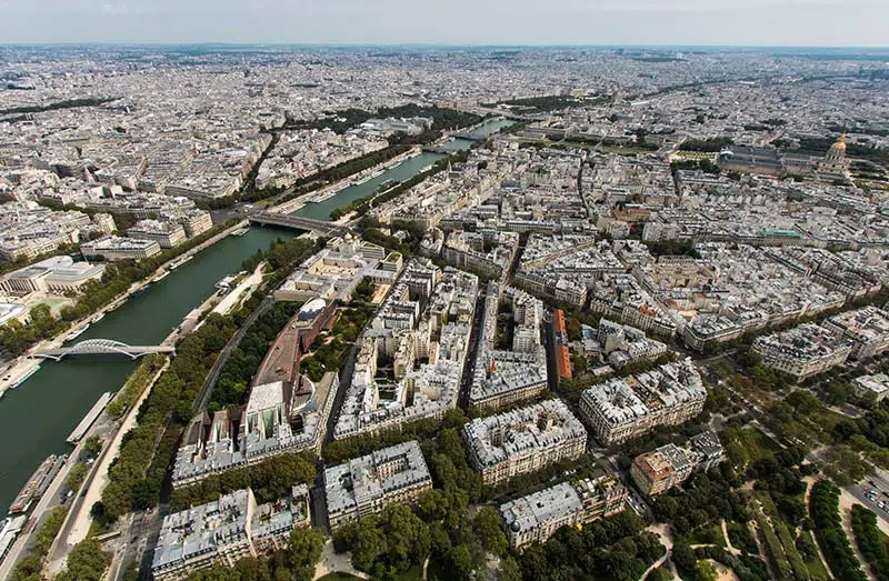 vue sur paris depuis la tour eiffel