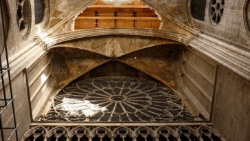rebatir notre dame de paris