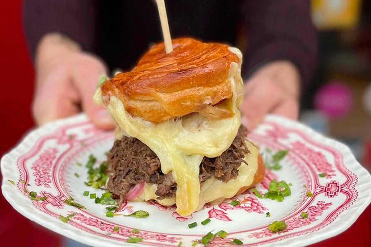 croissant burger