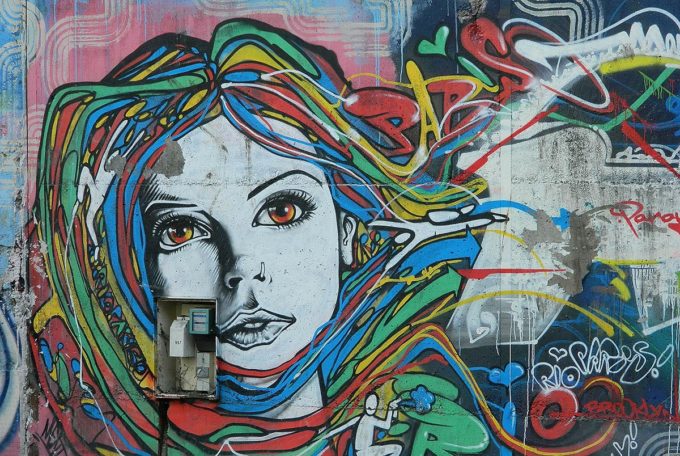 street art paris femme