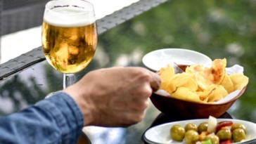 oplato un établissement qui se concentre sur l'art de l'apéritif en plein coeur de paris