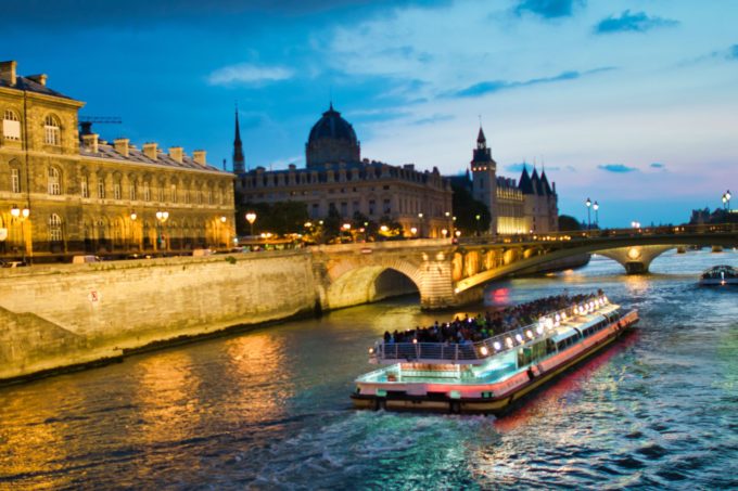 bateau mouche paris