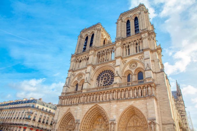 notre dame de paris monument iconique