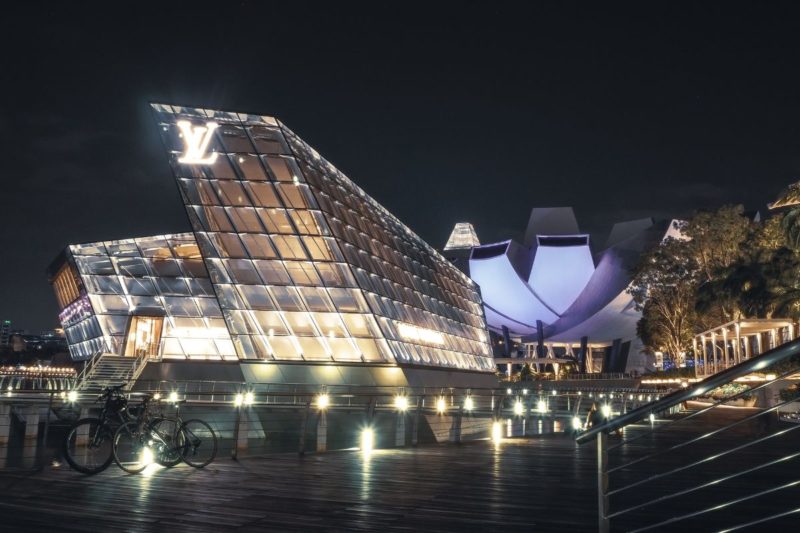 cette exposition située à la fondation luis vuitton retrace le new york des années 80